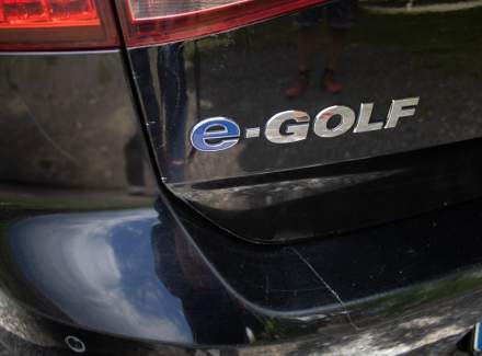 Volkswagen - Golf