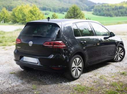 Volkswagen - Golf