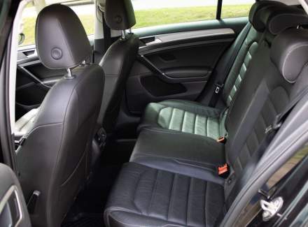 Volkswagen - Golf