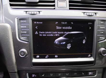 Volkswagen - Golf