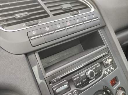 Peugeot - 5008