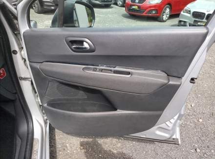 Peugeot - 5008