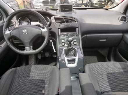 Peugeot - 5008