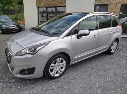 Peugeot - 5008