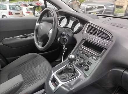 Peugeot - 5008
