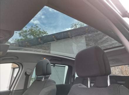 Peugeot - 5008