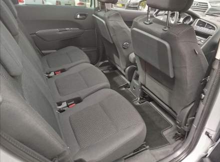 Peugeot - 5008