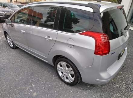 Peugeot - 5008