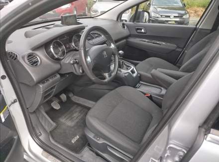 Peugeot - 5008