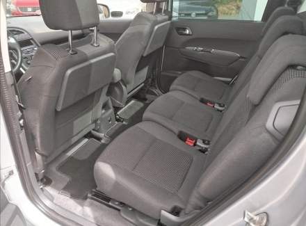 Peugeot - 5008