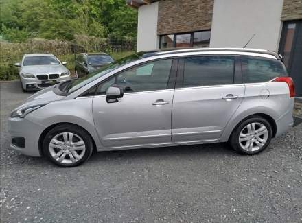 Peugeot - 5008