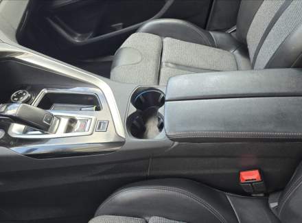 Peugeot - 3008