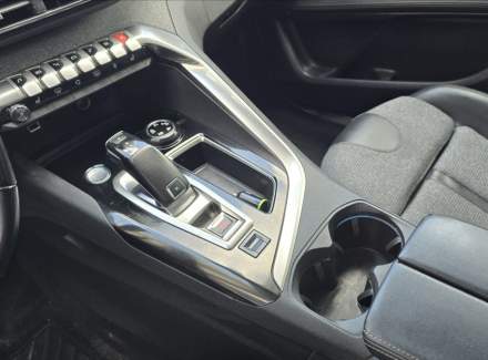 Peugeot - 3008