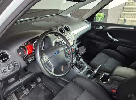 Ford - S-MAX