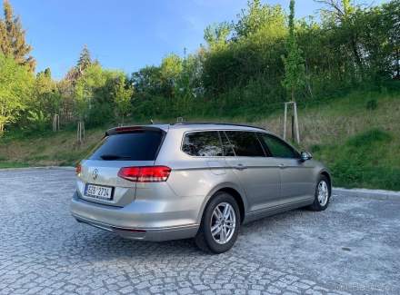 Volkswagen - Passat