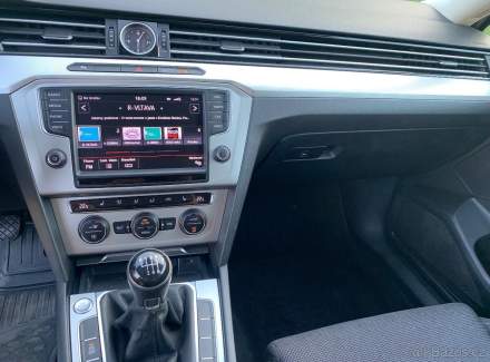 Volkswagen - Passat