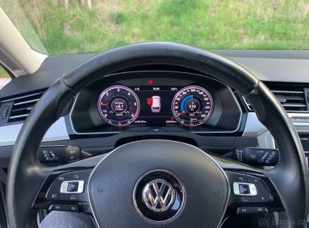Volkswagen - Passat