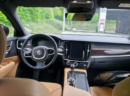 Volvo - V90