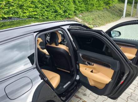 Volvo - V90