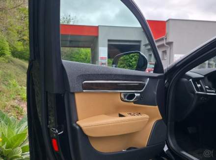 Volvo - V90