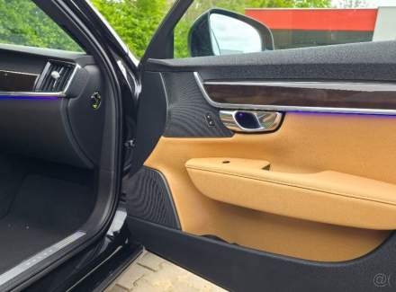 Volvo - V90