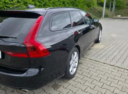 Volvo - V90