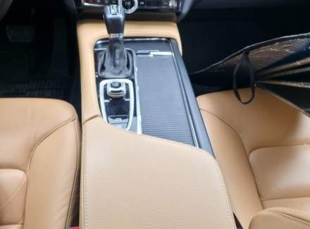 Volvo - V90