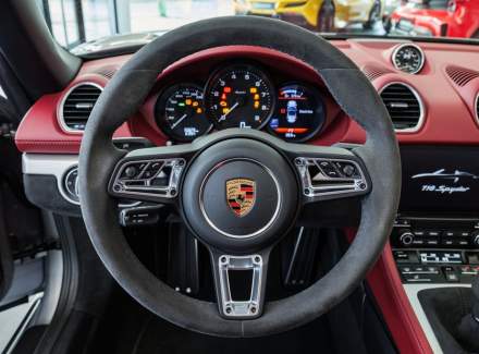 Porsche - 718
