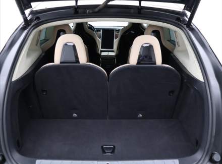 Tesla - Model X