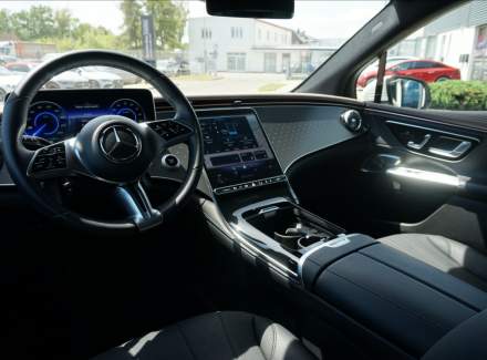 Mercedes-Benz - EQE