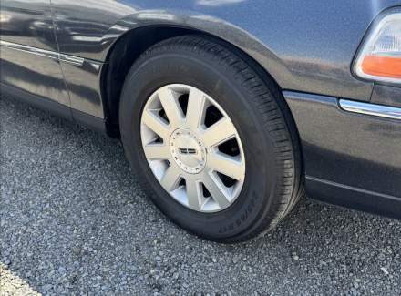 Lincoln - Town Car