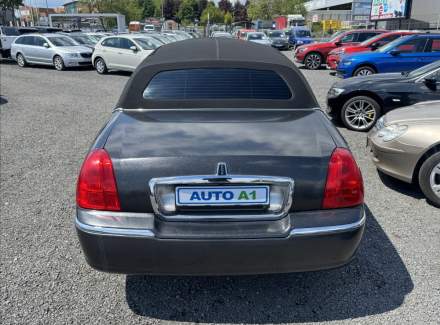 Lincoln - Town Car