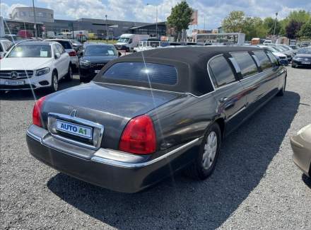 Lincoln - Town Car