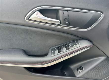 Mercedes-Benz - CLA