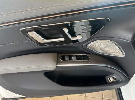 Mercedes-Benz - EQS