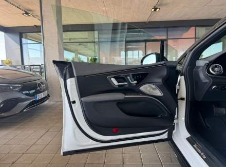 Mercedes-Benz - EQS