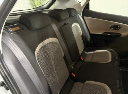 Kia - Cee'd