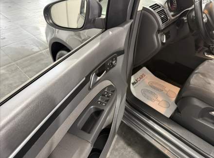 Volkswagen - Touran