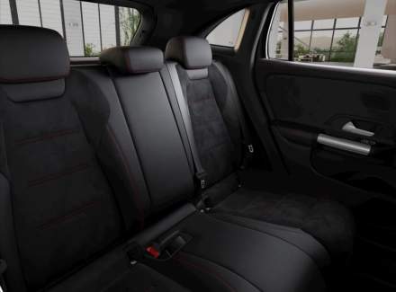 Mercedes-Benz - GLA