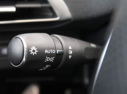 Peugeot - 3008