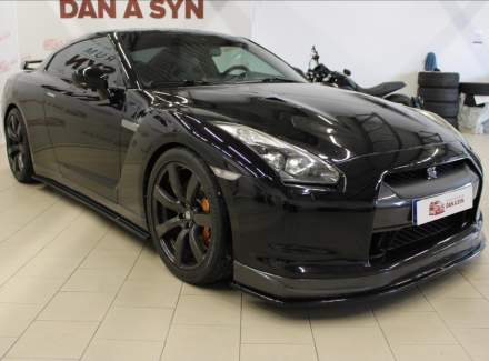 Nissan - GT-R