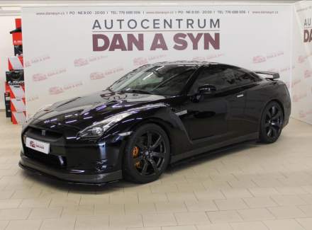 Nissan - GT-R