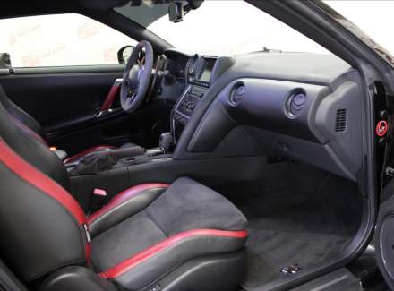Nissan - GT-R