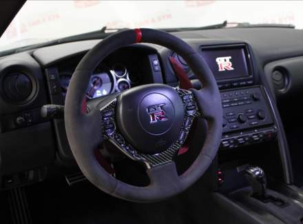 Nissan - GT-R