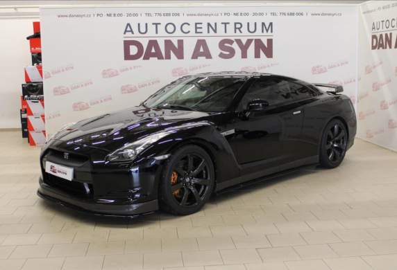 Nissan - GT-R
