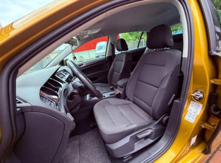 Volkswagen - Golf