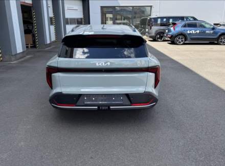 Kia - K4