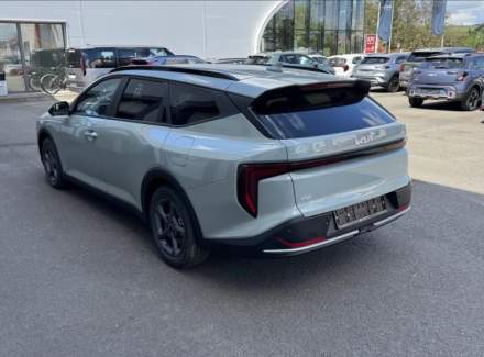 Kia - K4