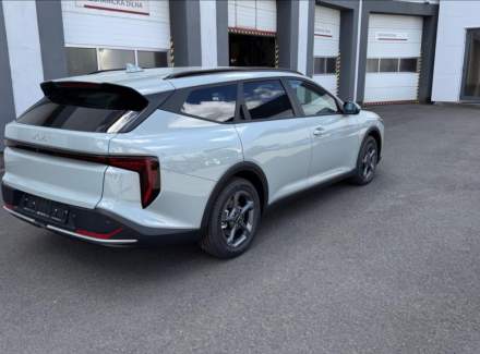 Kia - K4