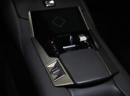 DS Automobiles - DS4